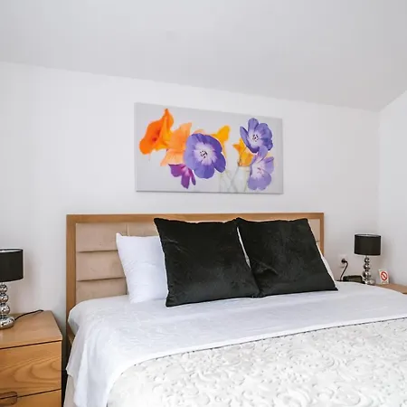 アパート Afrodita